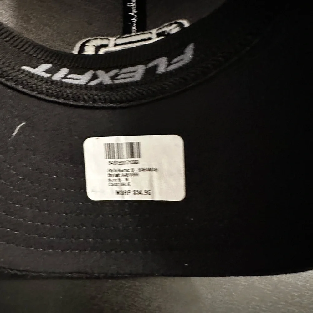Travis Mathew Fitted Black Hat - Picture 2 of 4